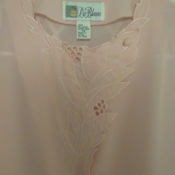 LA BLOUSE FEMININE, EMBROIDERED NECKLINE, SCALLOPED PLACKET, COVERED BUTTONS - Picture 2 of 10